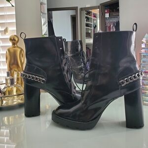 L'INTERVALLE Black Heeled Boots with Chain Detail Sz 10 Euc